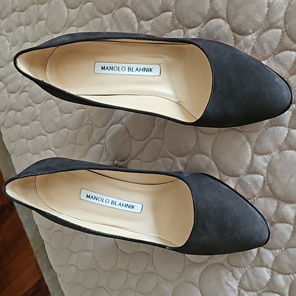 Manolo Blahnik grey suede pumps